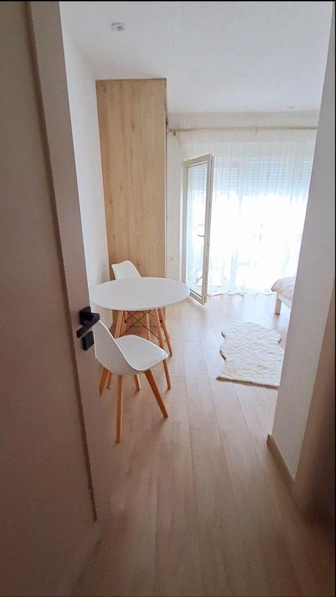 Rooms Lida & Friendly Home พลาฟ ภายนอก รูปภาพ