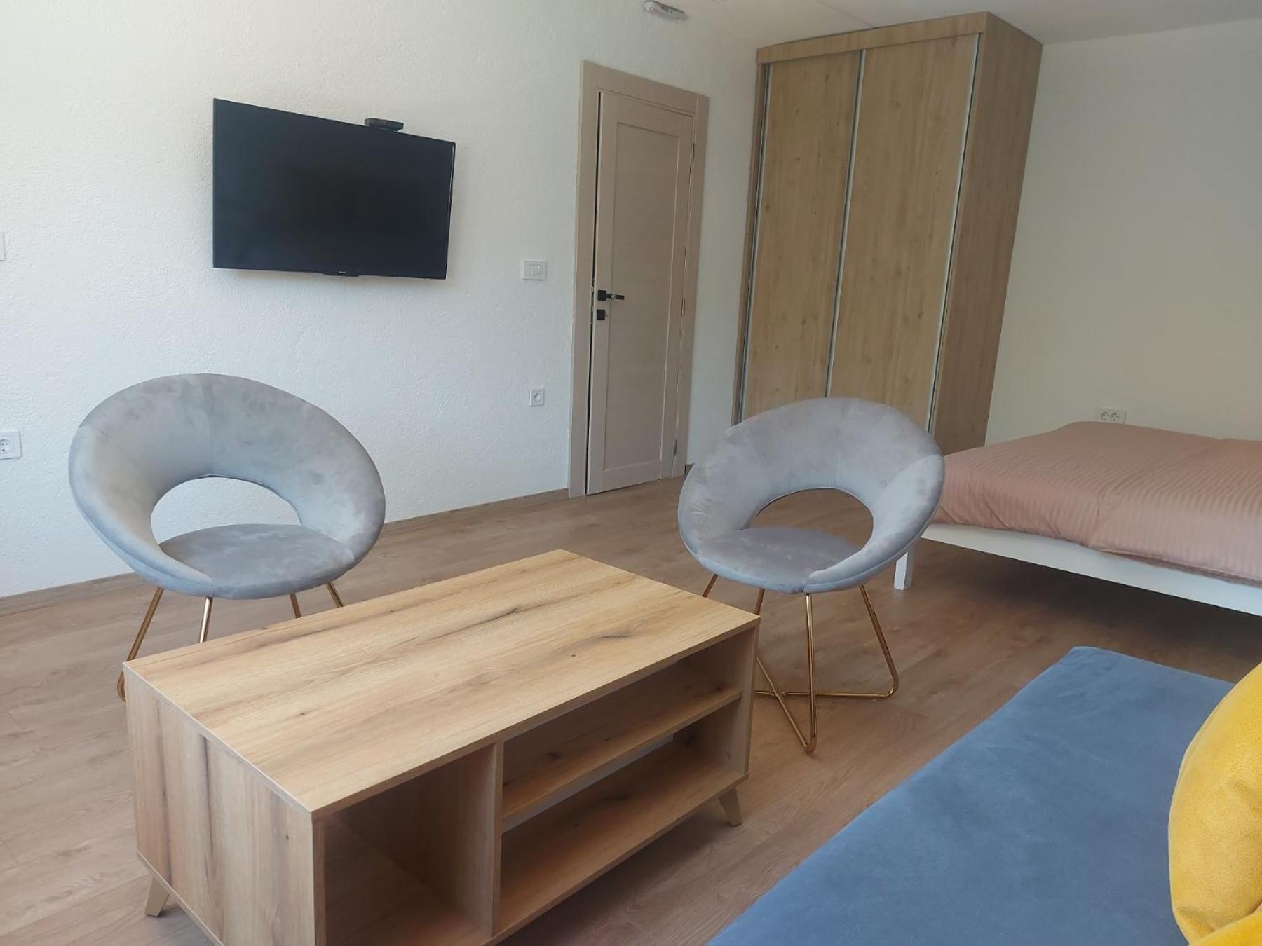Rooms Lida & Friendly Home พลาฟ ภายนอก รูปภาพ