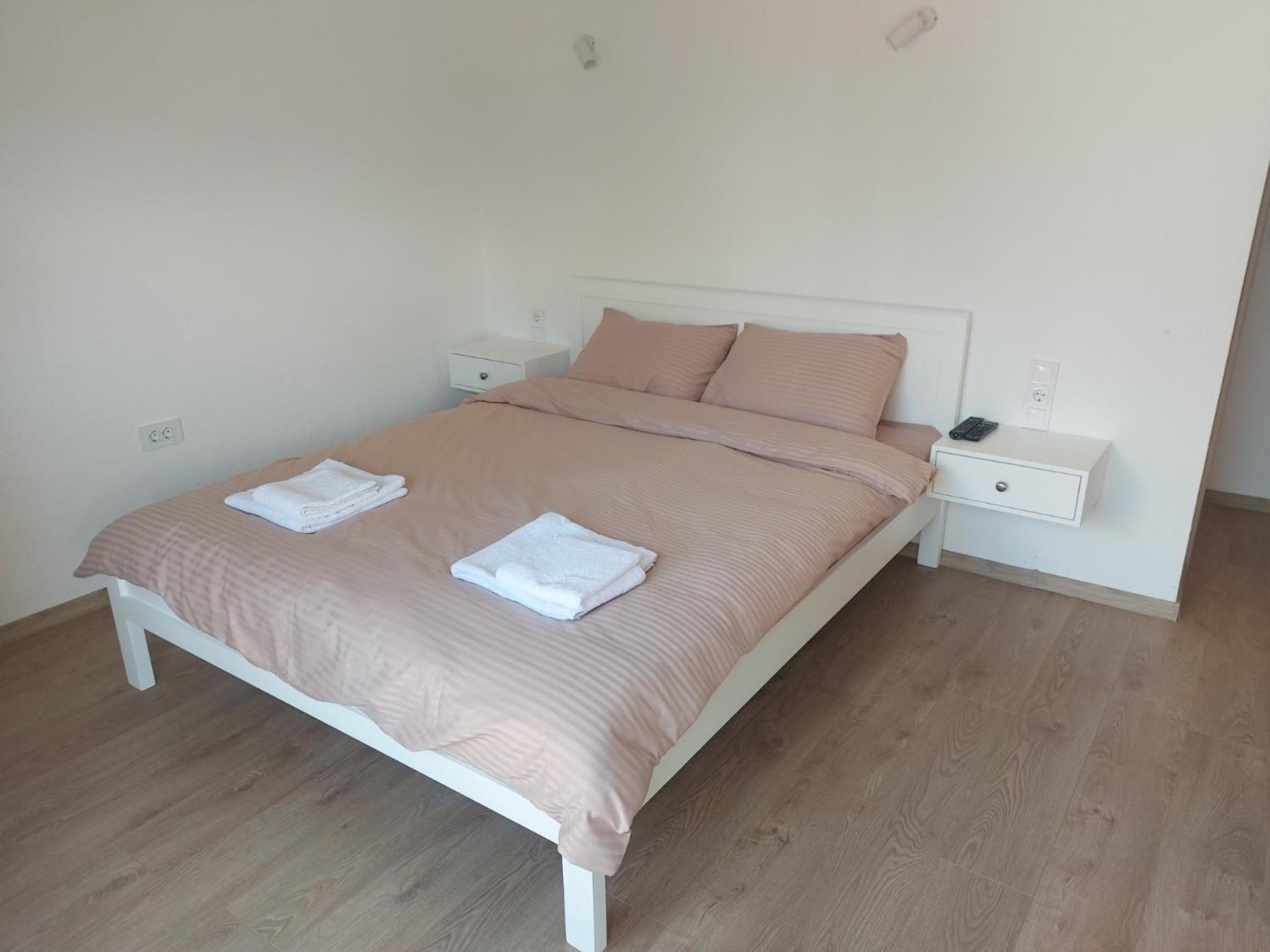 Rooms Lida & Friendly Home พลาฟ ภายนอก รูปภาพ