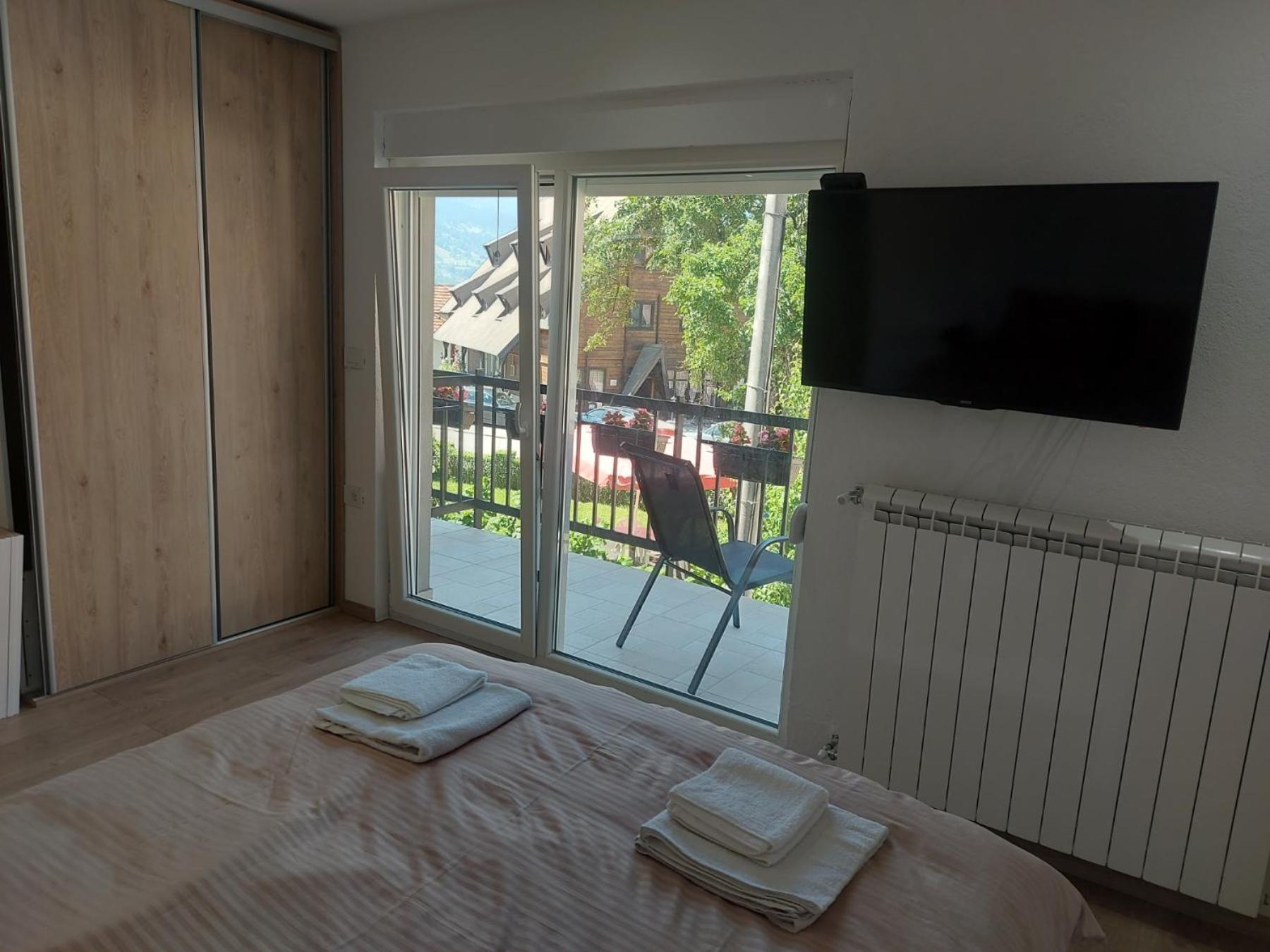 Rooms Lida & Friendly Home พลาฟ ภายนอก รูปภาพ