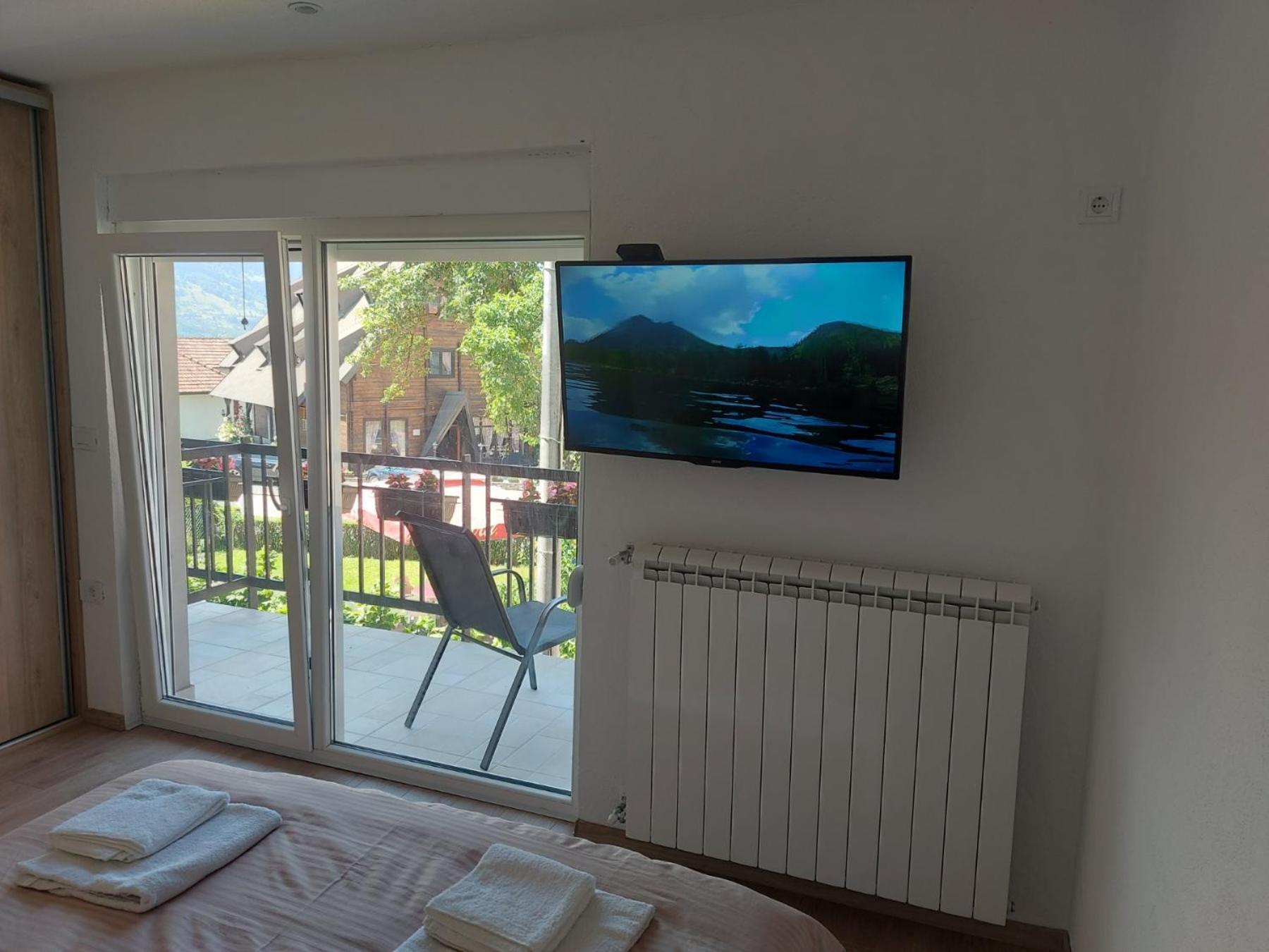 Rooms Lida & Friendly Home พลาฟ ภายนอก รูปภาพ