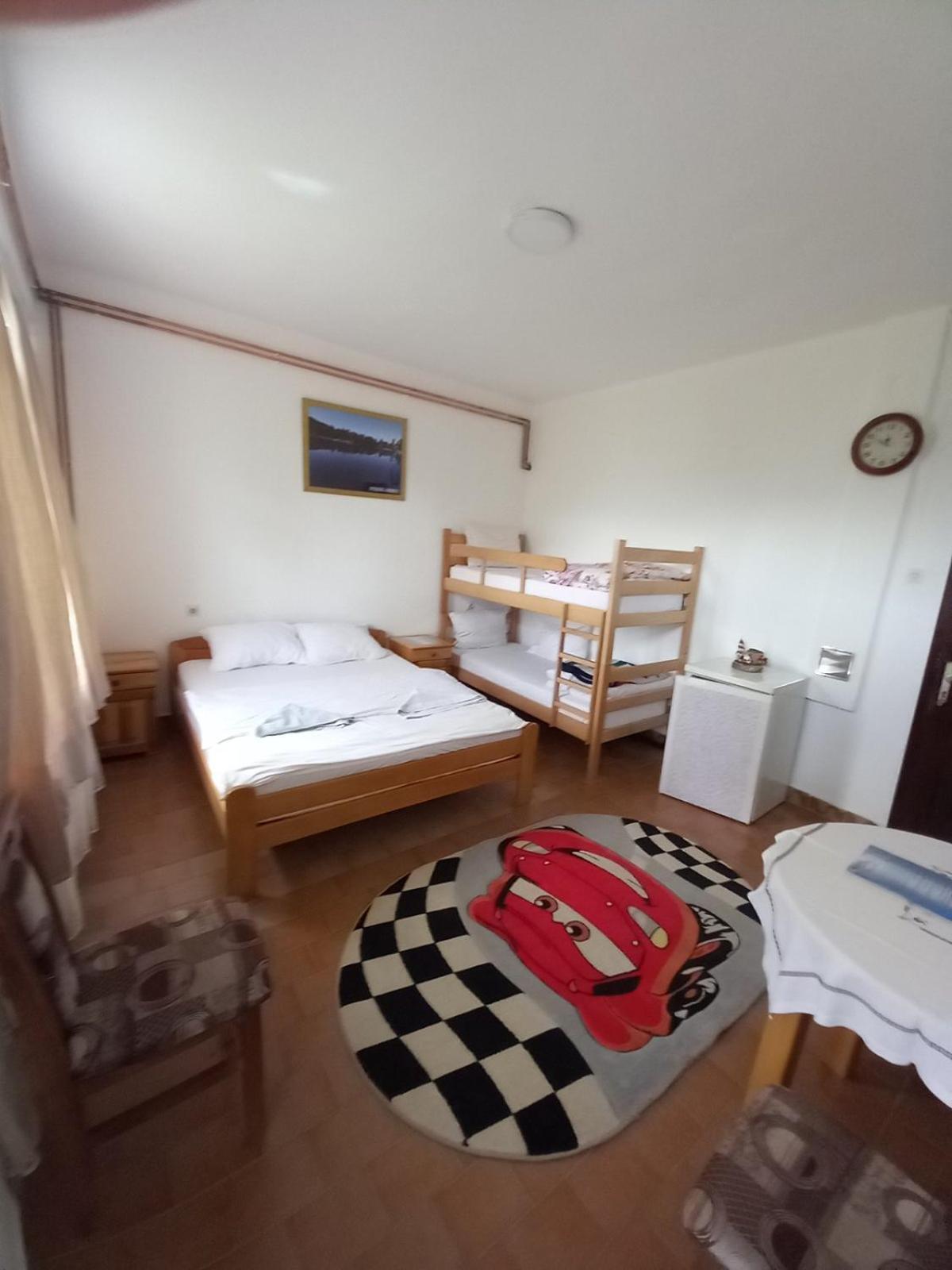 Rooms Lida & Friendly Home พลาฟ ภายนอก รูปภาพ