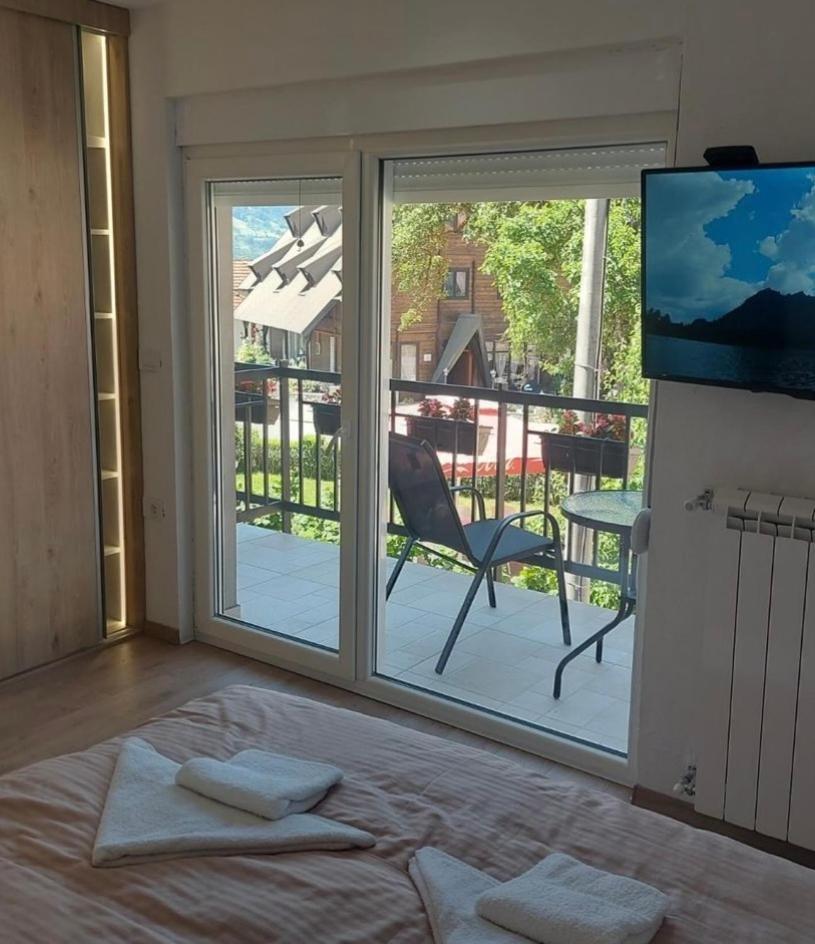 Rooms Lida & Friendly Home พลาฟ ภายนอก รูปภาพ