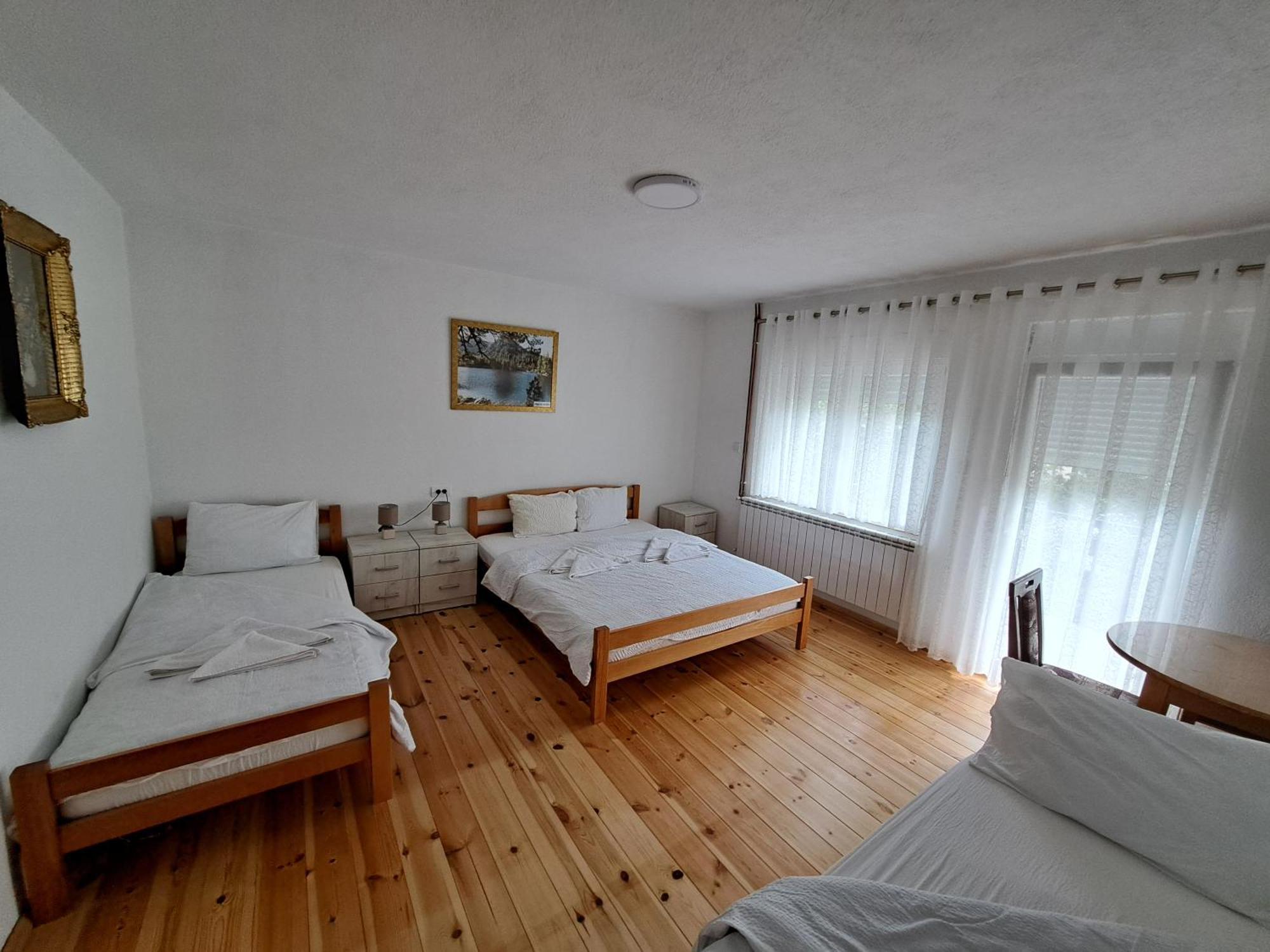 Rooms Lida & Friendly Home พลาฟ ภายนอก รูปภาพ